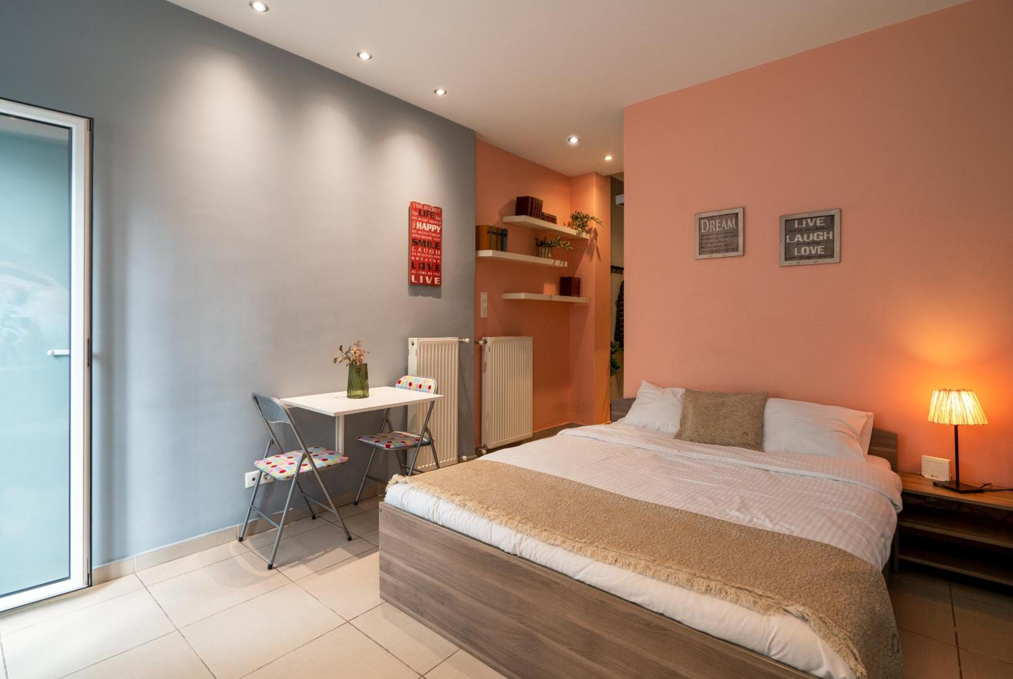 Ideally Located Apartment In Central アテネ エクステリア 写真