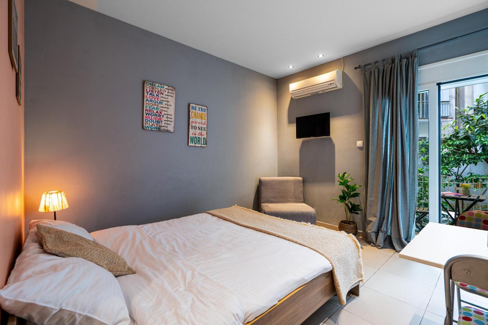Ideally Located Apartment In Central アテネ エクステリア 写真