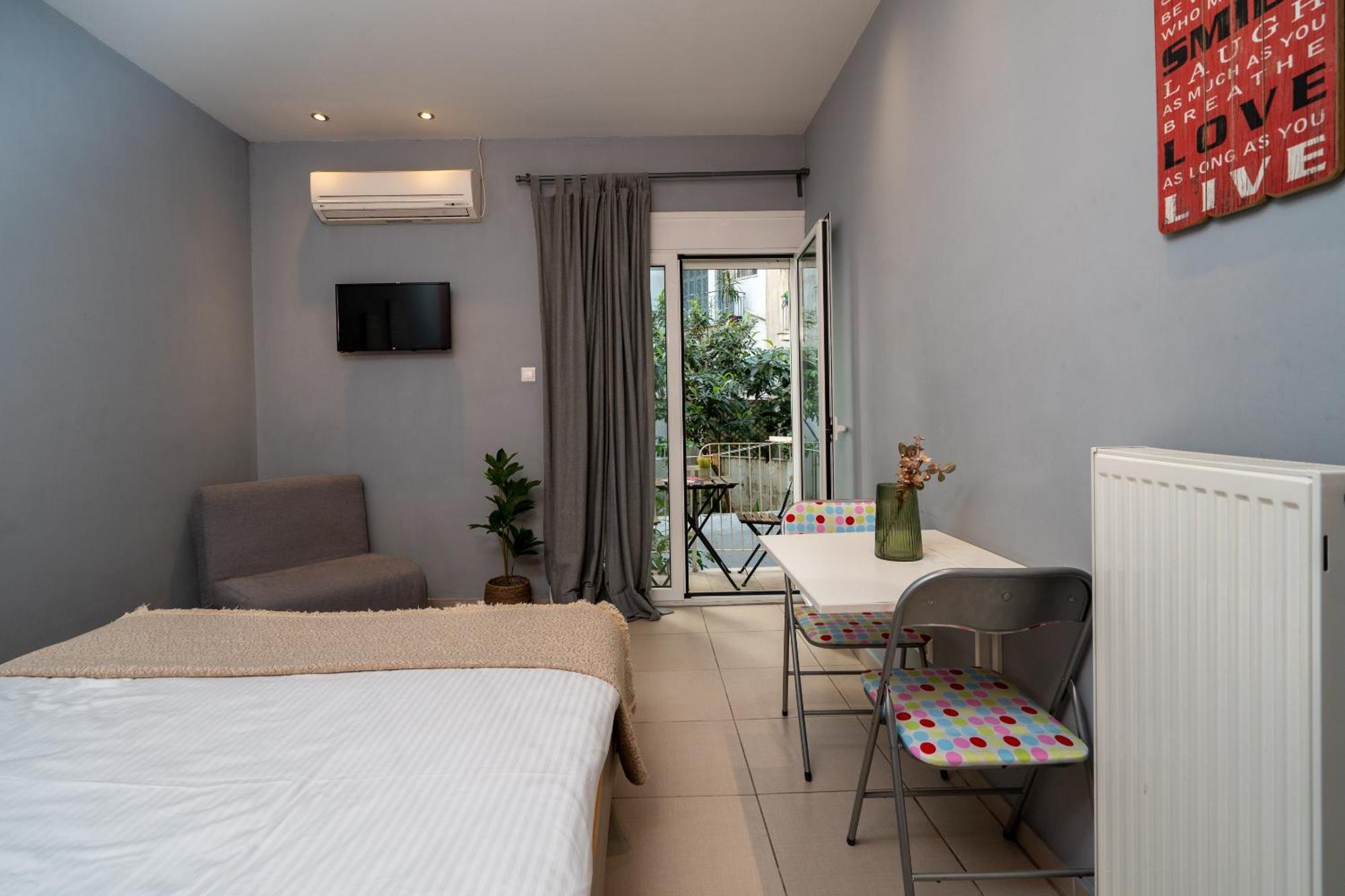 Ideally Located Apartment In Central アテネ エクステリア 写真