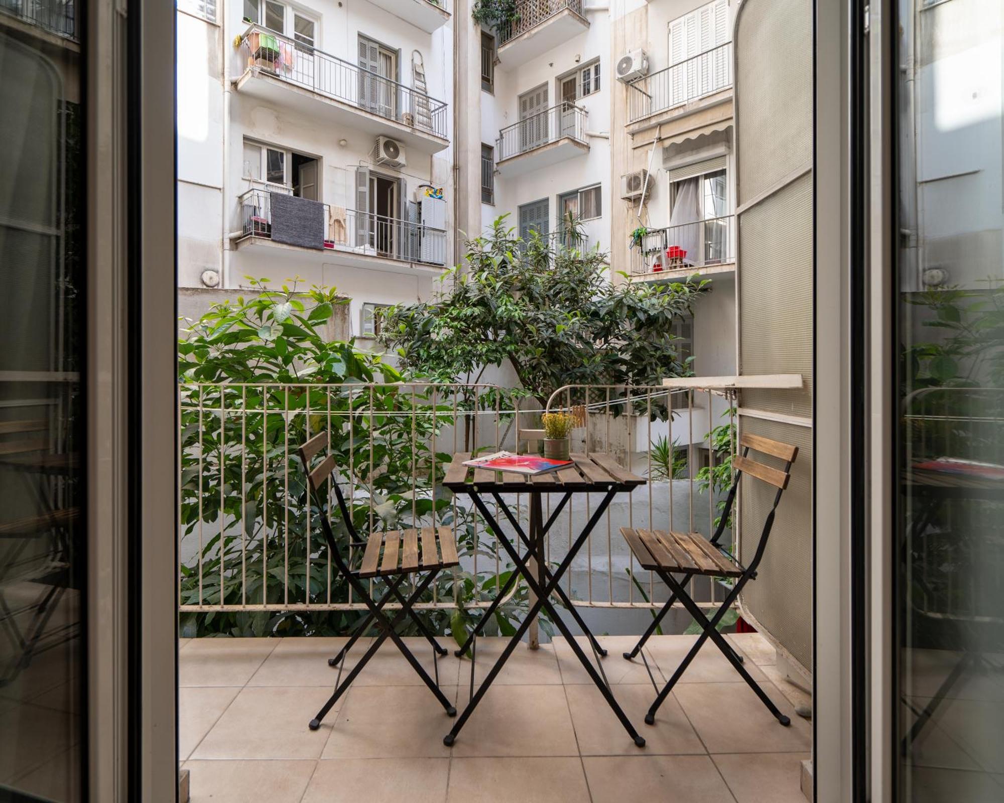 Ideally Located Apartment In Central アテネ エクステリア 写真